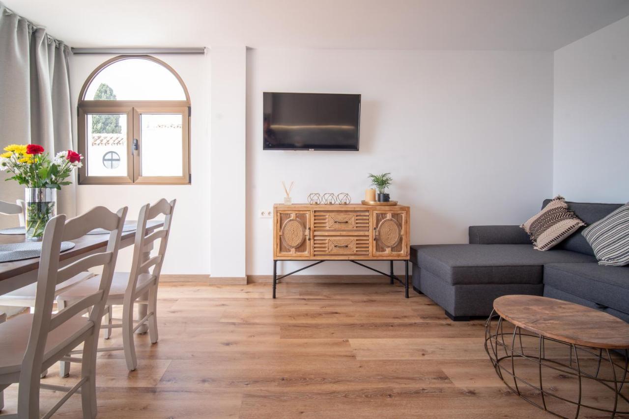 Freshly Renovated, Modern Penthouse Pueblo Evita! بينالماذينا المظهر الخارجي الصورة