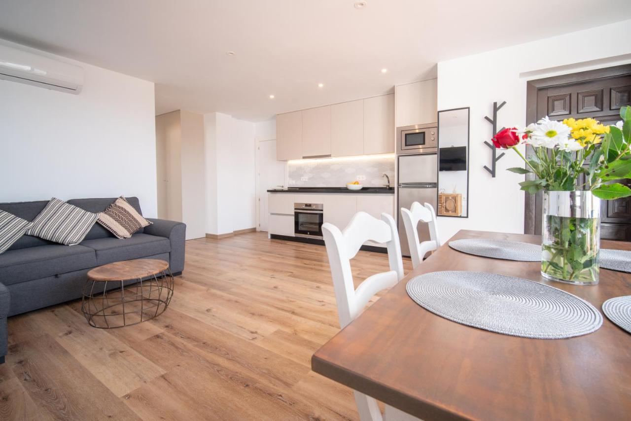 Freshly Renovated, Modern Penthouse Pueblo Evita! بينالماذينا المظهر الخارجي الصورة