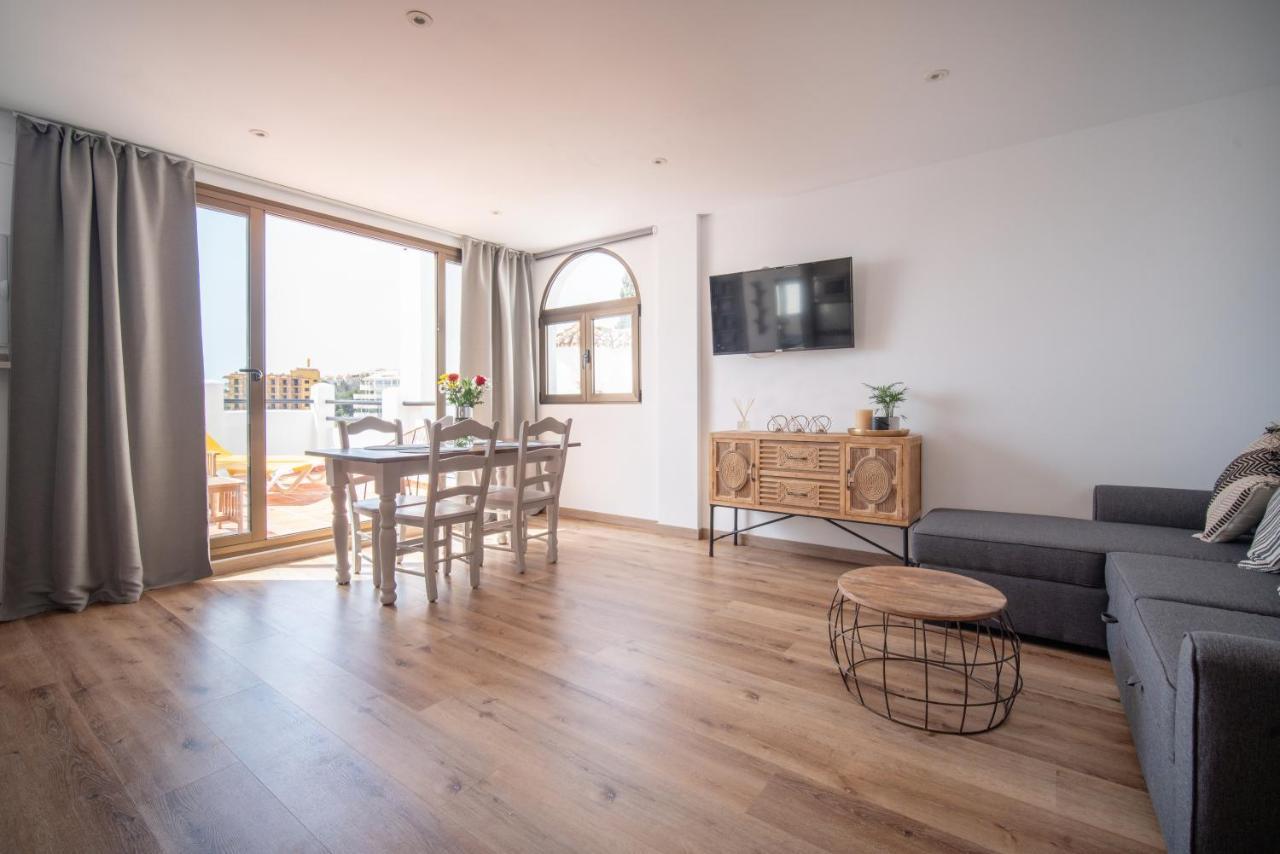 Freshly Renovated, Modern Penthouse Pueblo Evita! بينالماذينا المظهر الخارجي الصورة